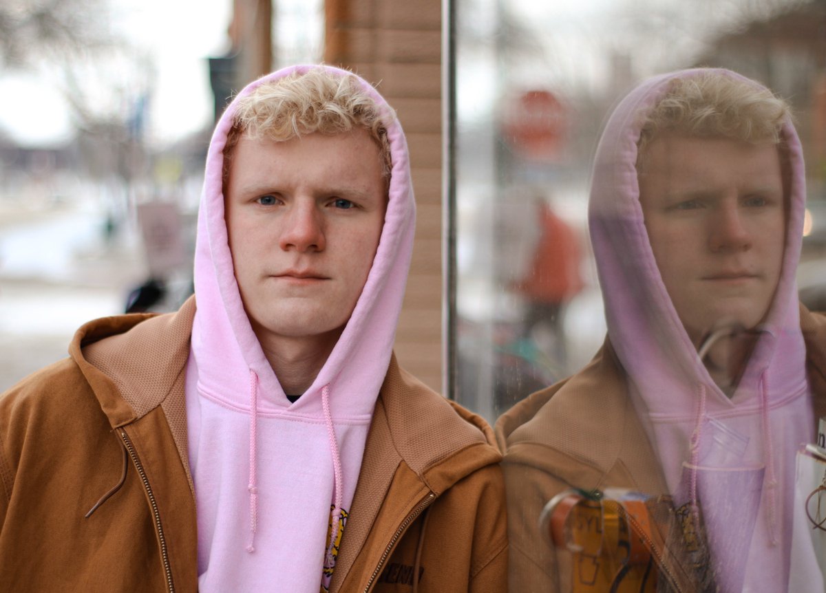 FarmingtonWres's tweet image. Senior Spotlight:  Caden Elsen is the son of Ryan and Lori and has a sister Taylor.  His favorite memory is, “winning my first varsity match.”  Caden has a 3.5 GPA and plans on attending River Falls to study astronomy.