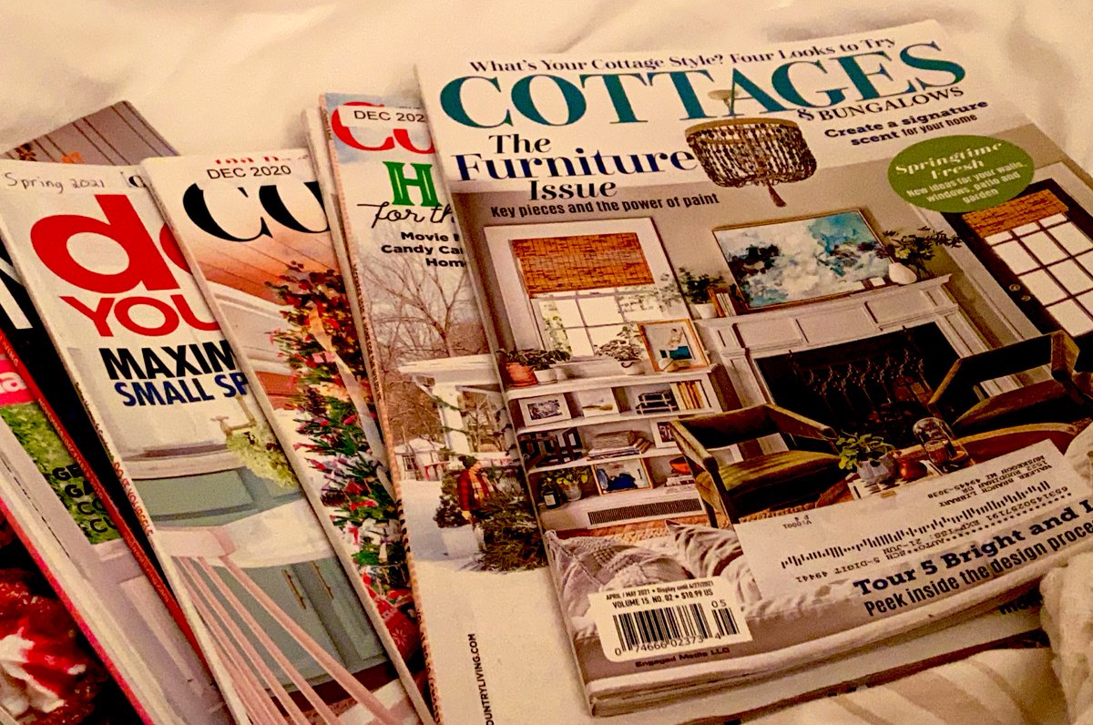 ErinLindsayP's tweet image. New magazine haul from my local @MADLtweets North Muskegon Walker Library #MagazineAddict