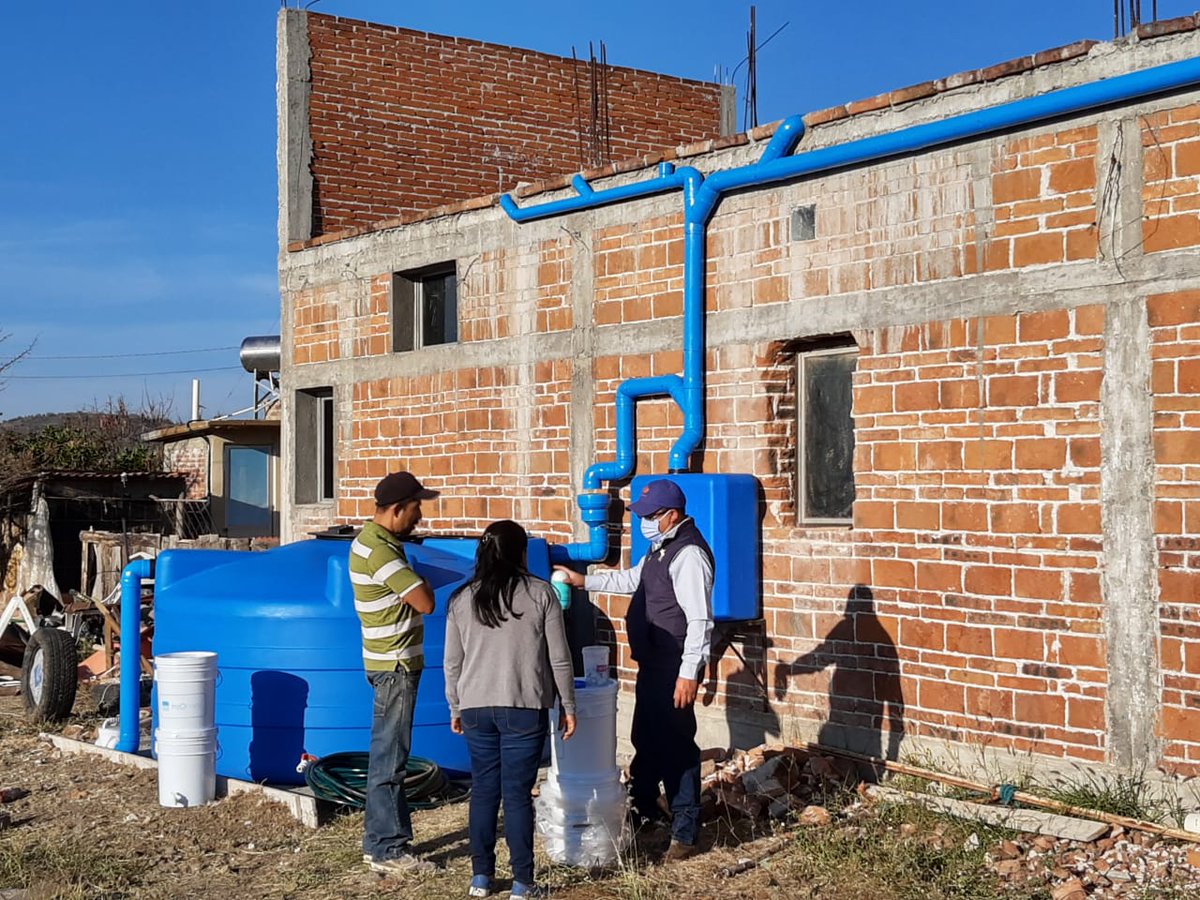 IslaUrbana's tweet photo. Gracias a LU'UM AC, Proyecto de Regeneración Económica del Itsmo, Grupos de Artesanos de Teotitlán del Valle, Arteova y La'xha. Agradecemos también a Javier Sosa por las fotografías 🙏🏽 📷 https://t.co/xyF2i5FRXb