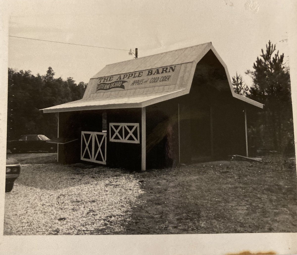 RedAppleBarn's tweet photo. This is the original 20x20 Red Apple Barn built by Marvin in 1971. Grandma Evans stayed through the week and Daddy stayed on the weekends. Back then we primarily just sold apples, cider, honey, and sorghum. https://t.co/F1exRtcoit