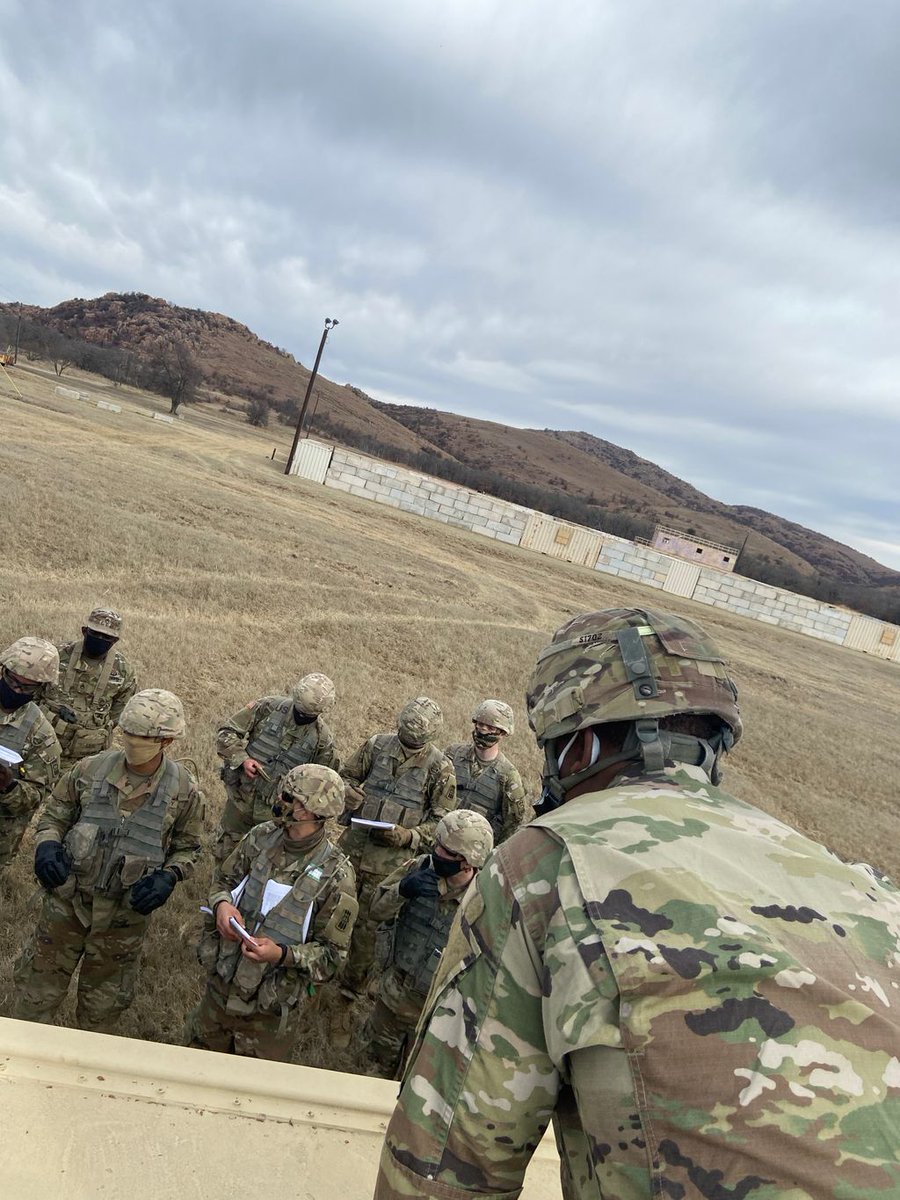 BAB_the_Bear's tweet photo. Young 14Ts and 14Es learning their craft in a field environment. The joy on the instructors faces were visible even with a mask on. It makes learnings o much more interesting. #BestInstructorsEver #TIMS @OfficialFtSill @ADACmdt https://t.co/PzroTK49S5