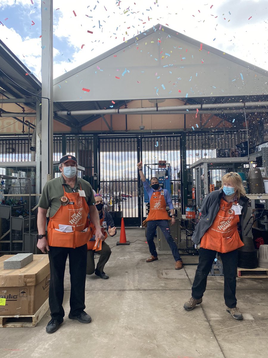HD_LuisD's tweet photo. Rich ASM giving out recognition during our Spring Walk!! @JaredPare1 loves confetti!!! @JasonArigoni @maryanne_stl @DianeRaymond26 @Williams2Bryan @Mudasir40791691 @jedininja310 https://t.co/xhpJ2A95sG