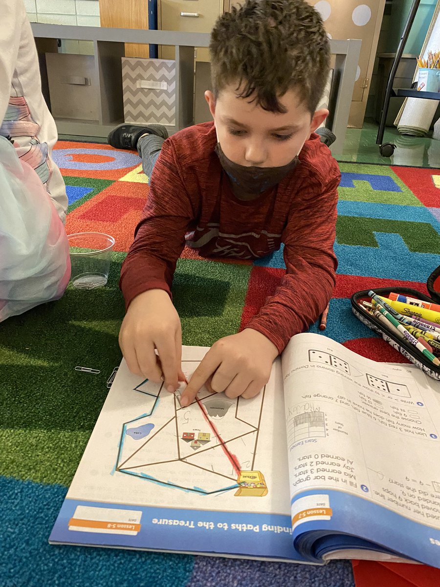 katiepatt4's tweet photo. Some first graders learning and being awesome. 💚💚💚
#editingwriting
#measuring
#adding
#comparing https://t.co/TRQHeUqJhU
