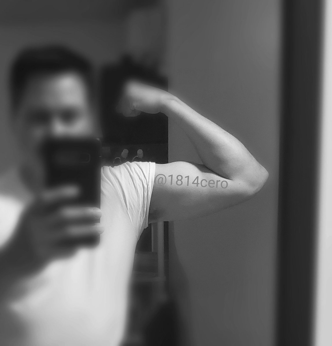1814cero's tweet photo. hoy tocó brazo #trainingboy #gym las putifotos lo requieren jajaja https://t.co/bleZQgNlRI