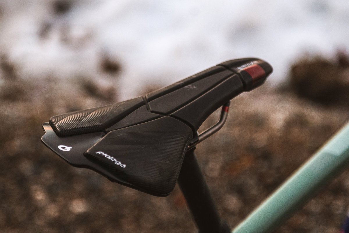 intermaxcycling's tweet photo. Prologoが2021年にリリースしたAGXシリーズサドル。
毎日の砂利の道で驚くほど快適に走行でき、好みの道を征服する楽しさを味わえます。
📸 Emanuele Barbaro
#Prologo #SCRATCHM5 https://t.co/FEWsIYyp4t