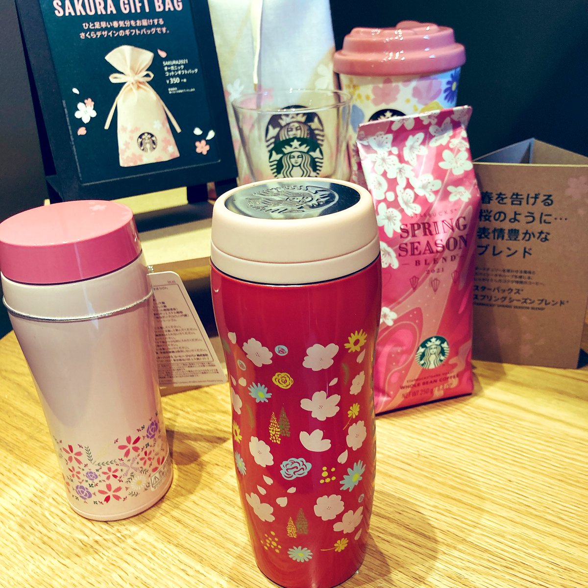 ぐりーん V Twitter スターバックス の 桜シリーズ 毎年 楽しみにしている時期です どのタンブラーも可愛い ゆっくり店内で仕事をしていきます スタバさくら21 スタバ 桜