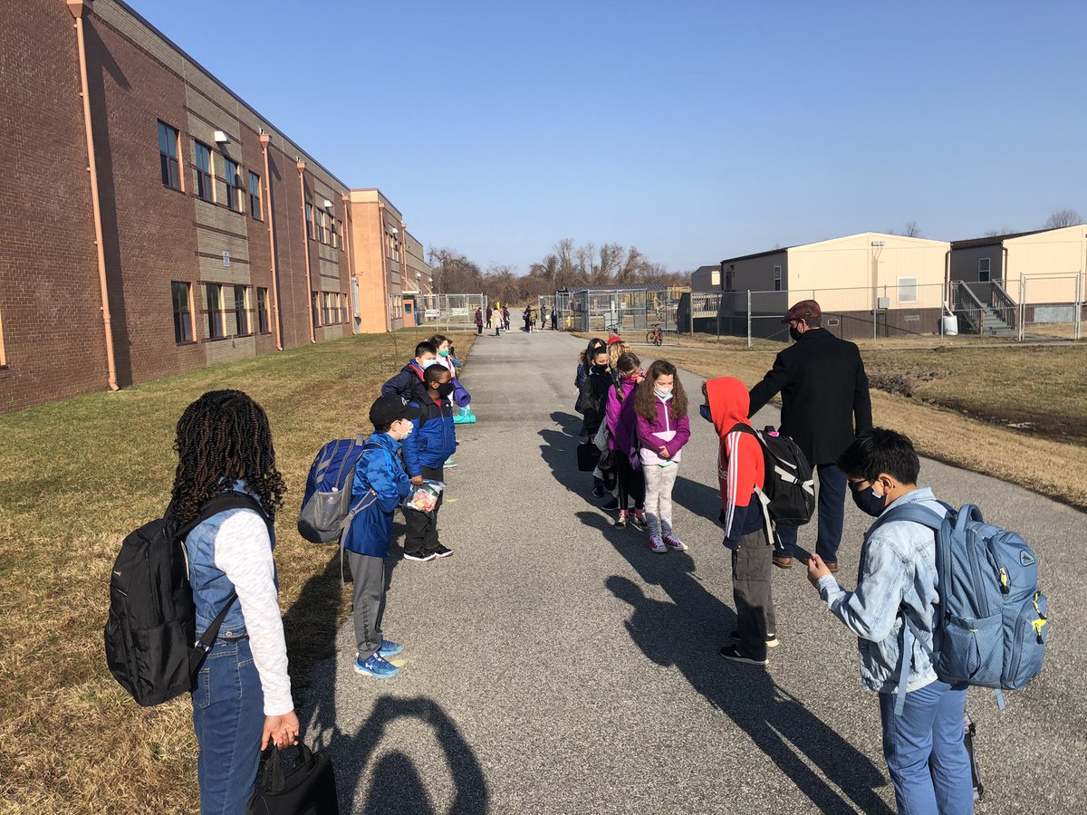 NESFourth's tweet image. We were very excited to welcome back some of fourth graders to our building! Students started the day with breakfast in the classroom.