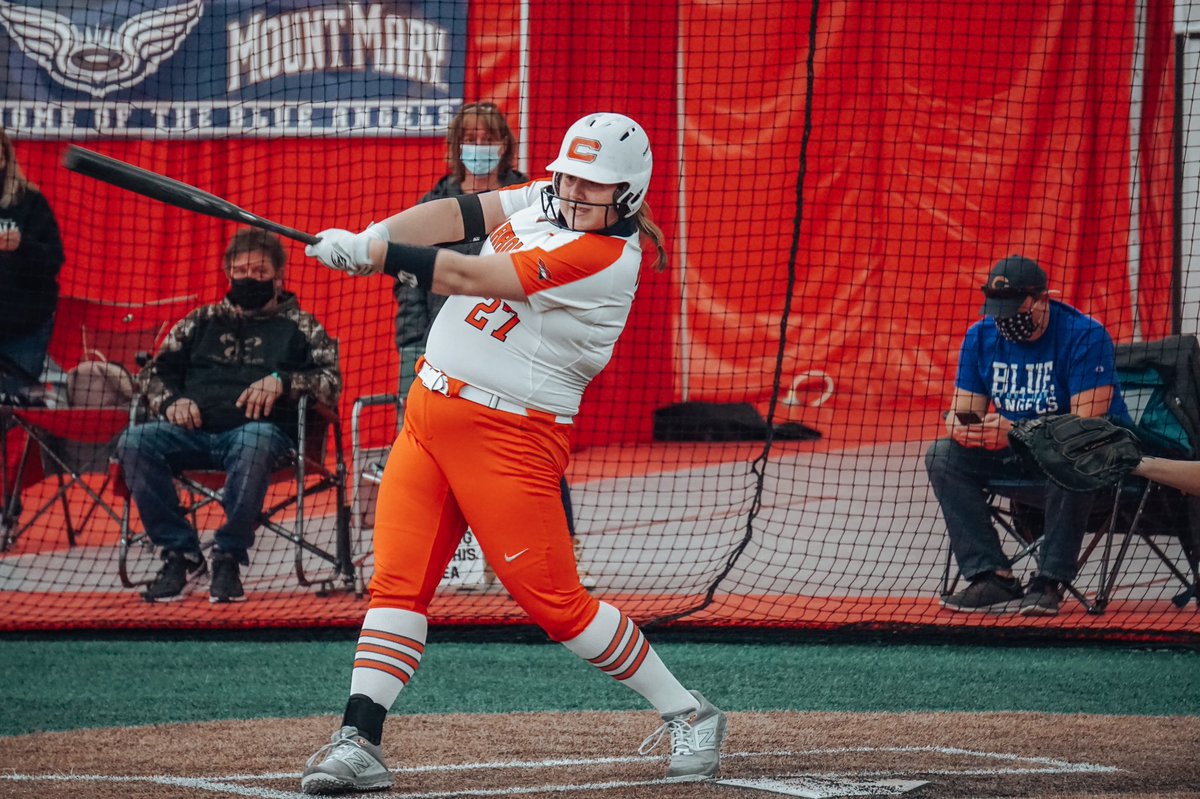 Piosoftball's tweet photo. Pios start the season 2-0 taking down Mount Mary &amp; UW-Whitewater!!👊🏻

 #GoPios #Team31 https://t.co/JdDyJBdwsb