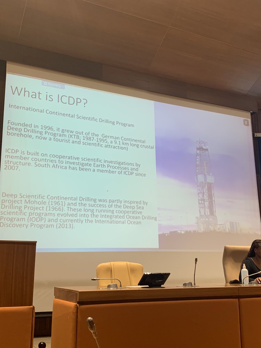 CGS_RSA's tweet photo. Keynote speaker Prof.Susan Webb is presenting on the Bushveld complex drilling project of the international continental scientific drilling programme-building a reference section through the Bushveld complex #CGSConference2021 #Geoscience #AFulcrumOfHumanDevelopment https://t.co/8561AmEshl