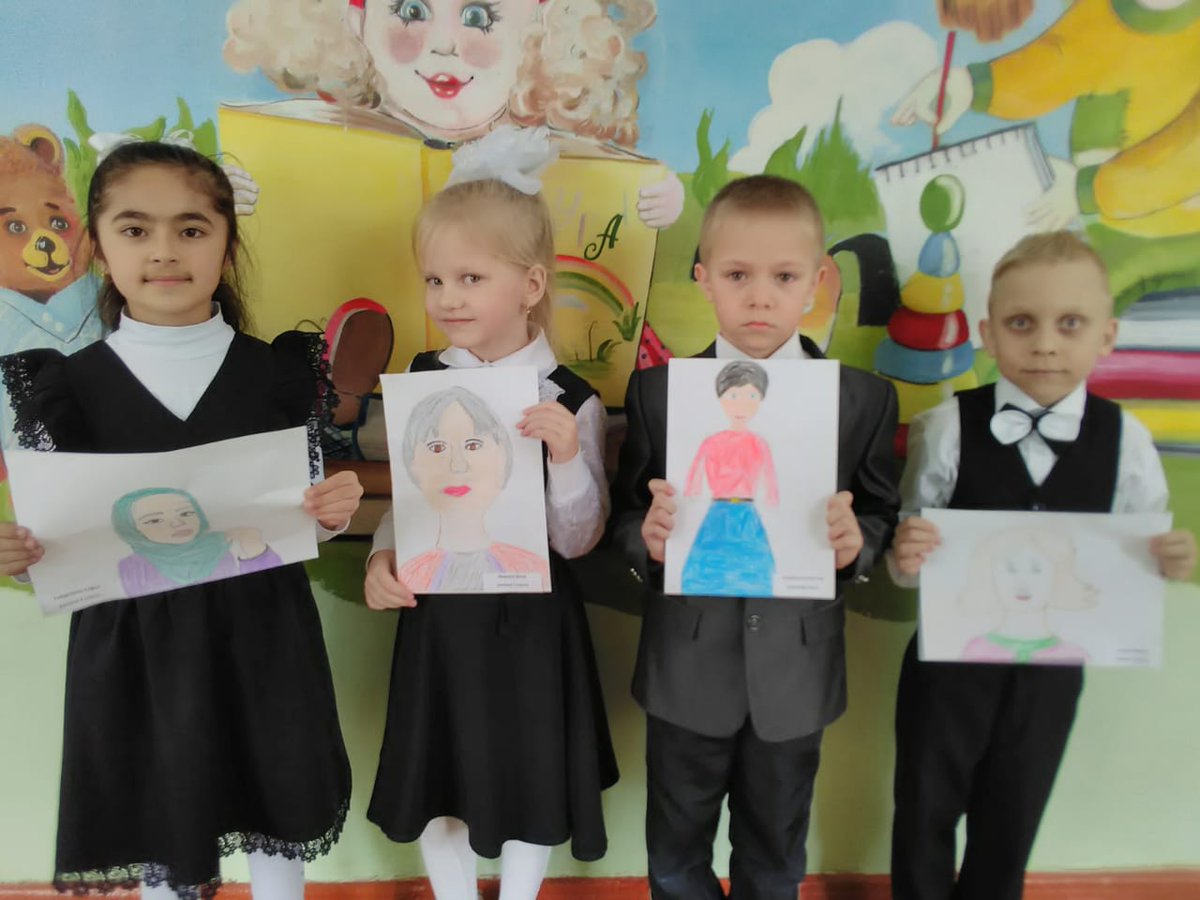 #ВамЛюбимые,#ВамЛюбимые71,#8марта,#8марта71,<a href="/GlavaBogorod/">АМО Богородицкий р-н</a> Обучающиеся школы подготовили праздник, посвящённый ко Дню 8 марта, для своих мам, учителей и всех женщин, , приняли участие в выставке рисунков "Моя мамочка".