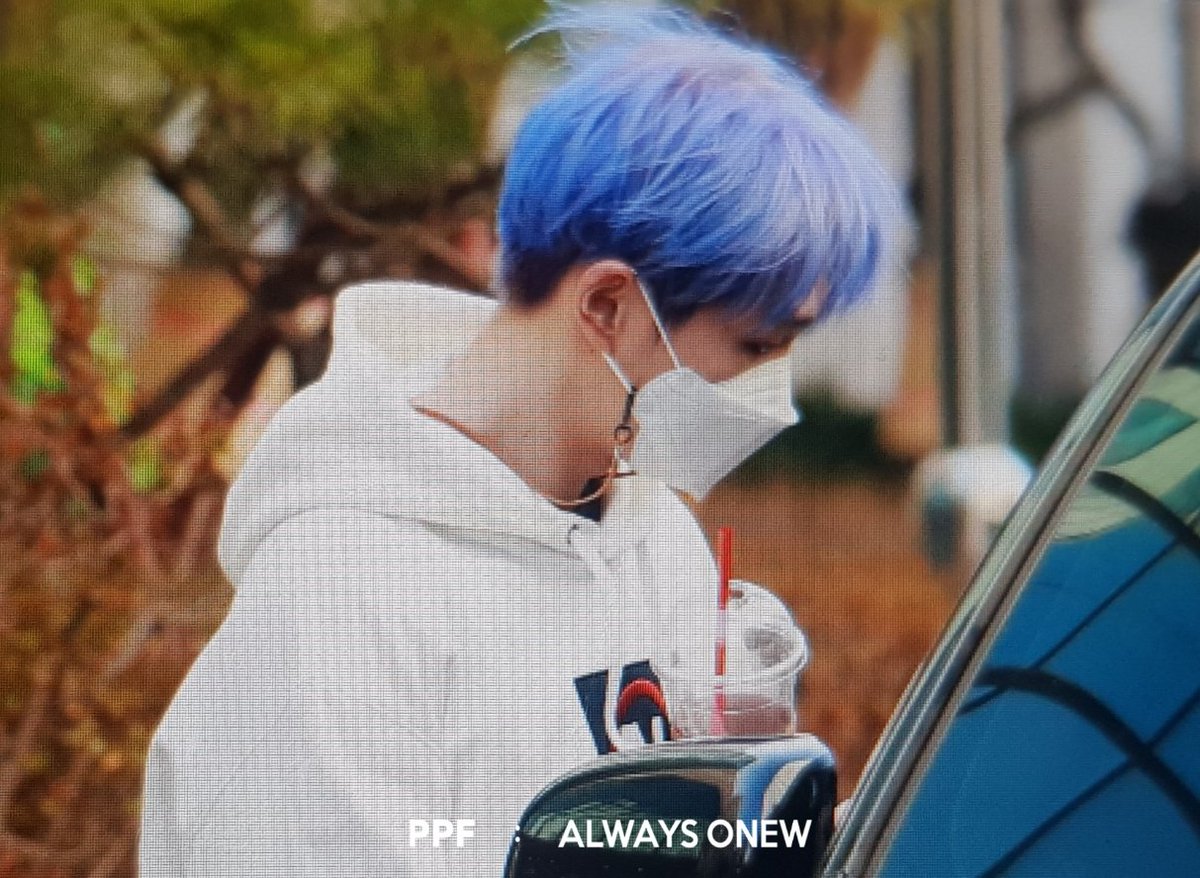 onewlee_PPF's tweet photo. 210305 뮤직뱅크 온유 - 💛💜
#온유 #ONEW #진기
#SHINee #샤이니 #돈콜미 https://t.co/H0hqrsUvy4