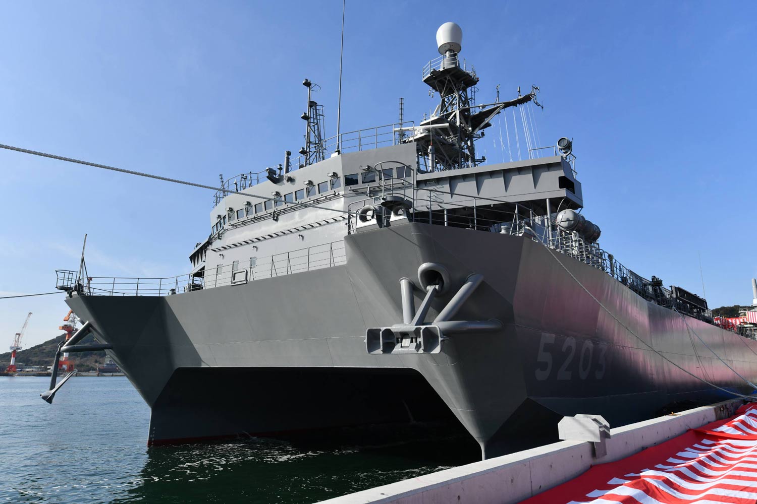海上自衛隊 自衛艦旗 金具付き 海上自衛隊】自衛艦旗（旭日旗）と艦これ「日向ちゃん」Japanese