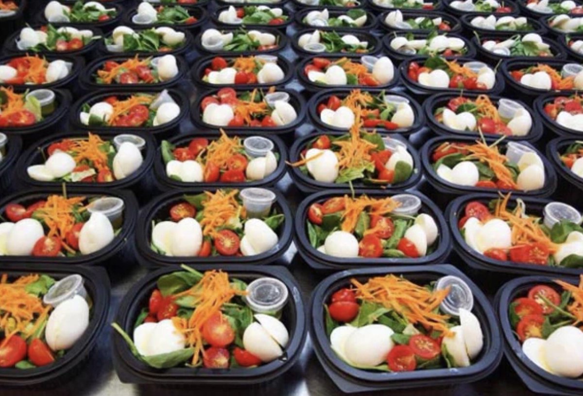 apuliacatering's tweet photo. OFF SITE CATERING the Food will be deliver with Individually Packaged, Breakfast, Lunch and Dinner. Visit @www.apuliacatering.ca @FortSaskRecDCC #Cityfortsask #FortSask #FortSaskRecDCC #fortsask @superior_show #fortsaskatchewan #yeg #catering #yegfood #shpkfood #cityfortsask https://t.co/KWmCxhCqQQ