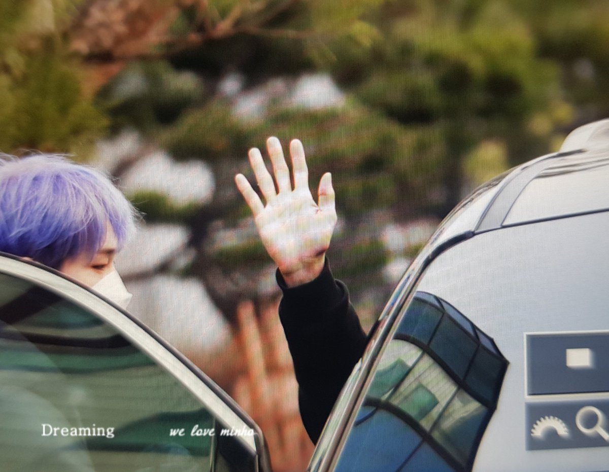 dreaming1209's tweet photo. 210305 뮤직뱅크 민호🖐 https://t.co/mPUjF1pvUC
