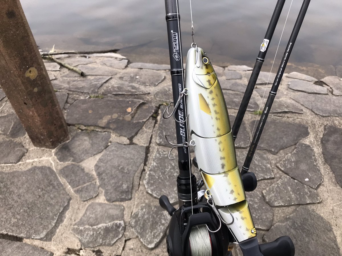 yoppysrha's tweet photo. 用事のついでに2時間弱の
やっと初釣り
当然のボーズ
ニューロッドとバラム300の試し投げ
1日投げたら肩壊しそう
#iSM #INFINITEBLADE #BLACKEND #IBCB-77MBSP #ロン毛社長サイン入り #バラム300 https://t.co/s0J5pbdouE