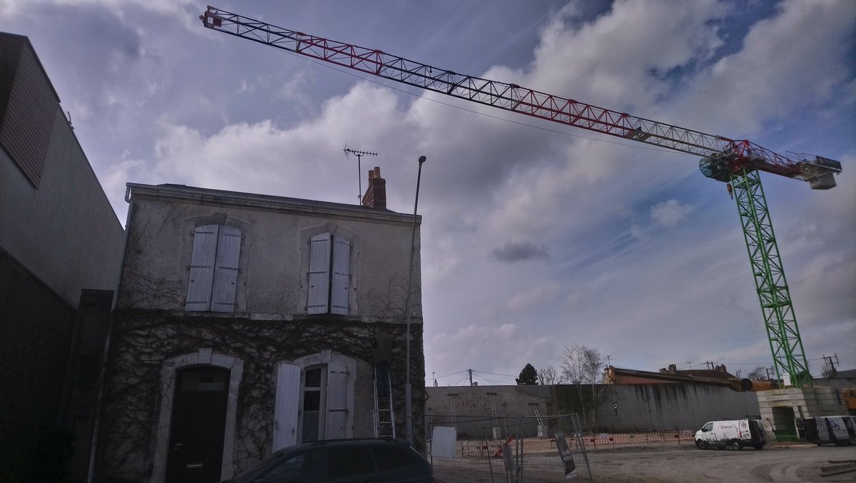 GPmatinter's tweet image. Nous sommes dans le Centre-Ouest de la France sous un ciel bien chargé..
🏗 RAIMONDI MRT 189
⬆ Hsc :24m  ➡ Flèche : 48m
➡ Ent.MORISSET
🌐gpmat.fr/grue-a-tour.php
#grueatour #chantier #construction #grueatour #cranes #gruedechantier #MRT189 #gpmatinternational  Raimondi Cranes