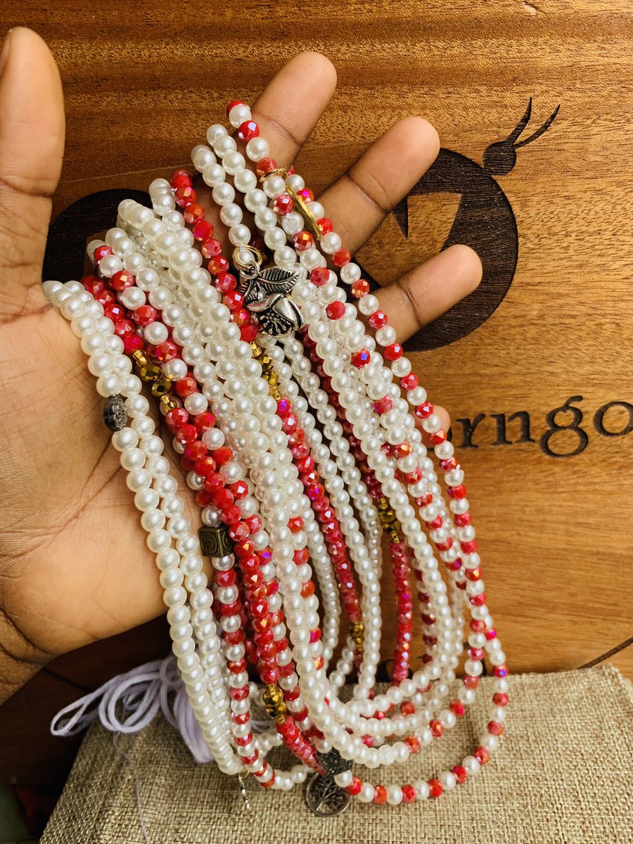 BKorngo's tweet photo. Crystal and pearl waist beads. 
20ghc for a strand! 

❤️❤️🇬🇭🔥🔥🙏🏾 #beadsbykorngo #korngobeads #beads #krobobeads #adinkralife #adinkrasymbols #gyenyame #modernbeads #arts #artslover #beautifulpiece #beadslovers #krobogirls #ghanaianbeads #culture #Africabeads https://t.co/iiUoGI09zC