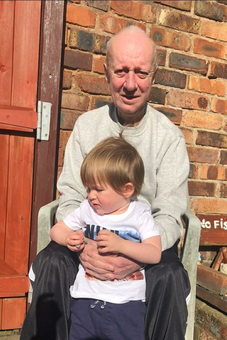 jastleyofficial's tweet photo. My Grandad with me and with my son 20 years later after beating cancer 🧡 https://t.co/BeMMz3LgcV