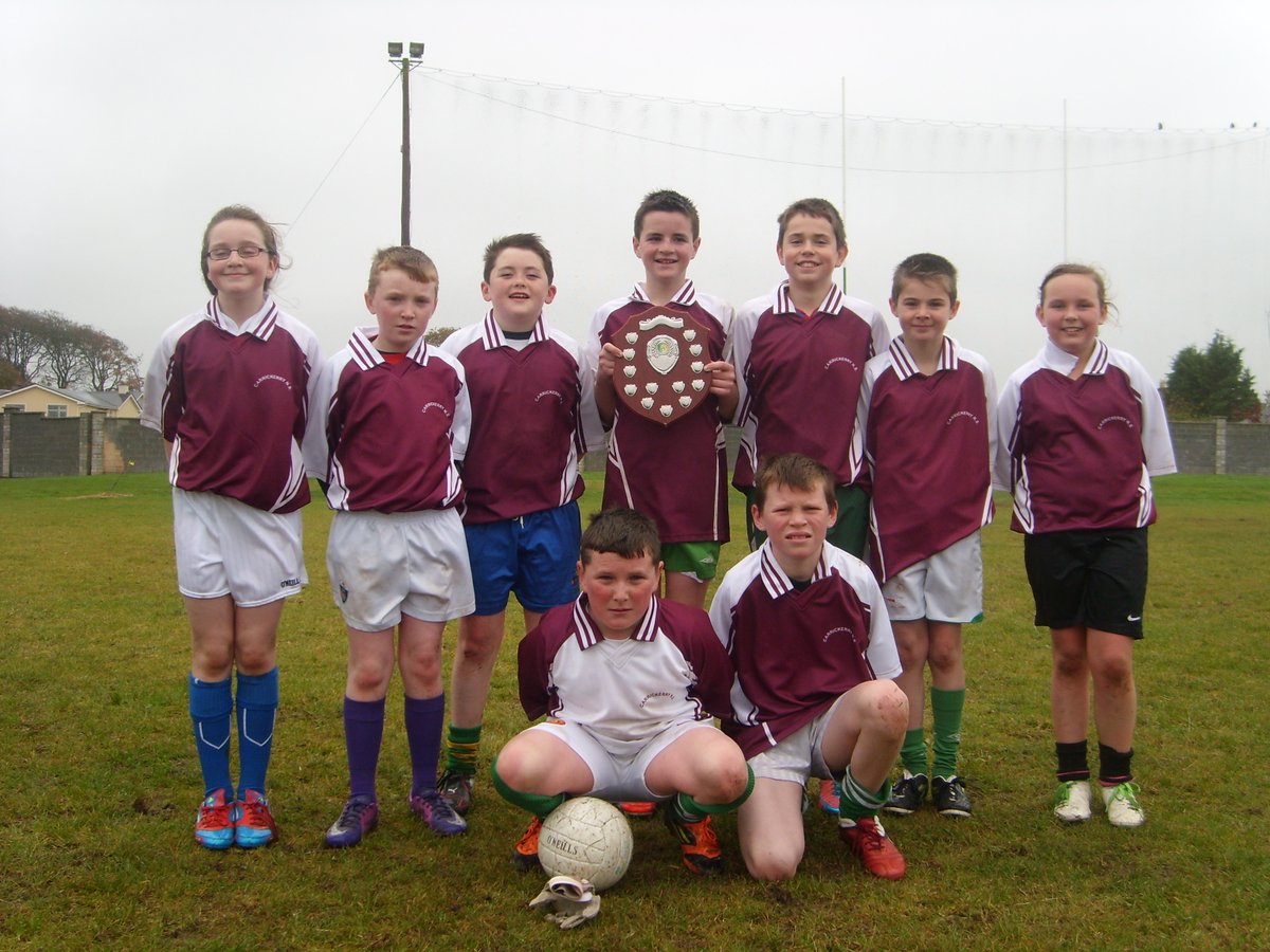 Green & White Publications (@limerickgaazine) on Twitter photo Ballingarry NS & Carrickerry NS, winners of Division 3 & 4 <a href="/AllianzIreland/">Allianz Ireland</a> Cumann na mBunscol football in West Limerick in 2012. A big day in the life of a small school <a href="/Kieransgaa/">St. Kieran’s GAA Club</a> <a href="/gbgaaclublimk/">Granagh Ballingarry</a> <a href="/LmkFootballers/">Limerick Footballers</a> <a href="/WestlimerickGaa/">WestlimerickGaa</a> <a href="/MattOCall/">Matt O'Callaghan</a> <a href="/INTOnews/">INTO (Irish National Teachers' Organisation)</a> #AllianzCnmB50 <a href="/SportingLK/">Sporting LK</a> Ballingarry NS & Carrickerry NS, winners of Division 3 & 4 <a href="/AllianzIreland/">Allianz Ireland</a> Cumann na mBunscol football in West Limerick in 2012. A big day in the life of a small school <a href="/Kieransgaa/">St. Kieran’s GAA Club</a> <a href="/gbgaaclublimk/">Granagh Ballingarry</a> <a href="/LmkFootballers/">Limerick Footballers</a> <a href="/WestlimerickGaa/">WestlimerickGaa</a> <a href="/MattOCall/">Matt O'Callaghan</a> <a href="/INTOnews/">INTO (Irish National Teachers' Organisation)</a> #AllianzCnmB50 <a href="/SportingLK/">Sporting LK</a>