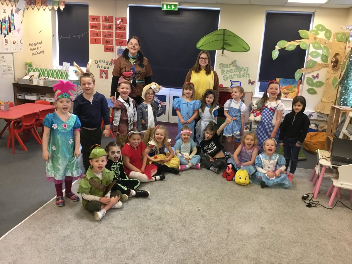 GawberSchool's tweet image. Here are some pictures of Class 0 on World Book Day! #WorldBookDay #homelearning