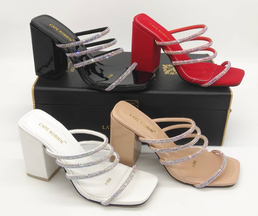 dnikkiescloset's tweet photo. 😘How do you like your heels?😍 With or without fur? With stones? We’ve got you always❣️
Size 37-42 
#9000
.
.
Kindly DM or WhatsApp https://t.co/yepWoWBbRL
https://t.co/5QL96Jdkgf https://t.co/dI5FC186vl