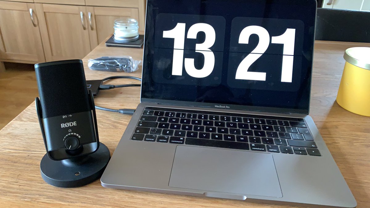 ThatsClassPod's tweet photo. @forpodcasters @rodemics #NTUSBMINI &amp; a MacBook Pro 🤙🏼 https://t.co/5mBBfdrtfA