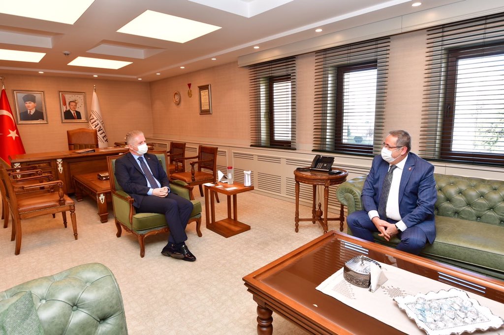 Manisa/Salihli Kaymakamı Mehmet Kamil Sağlam, Valimiz Davut Gül’ü ziyaret etti.