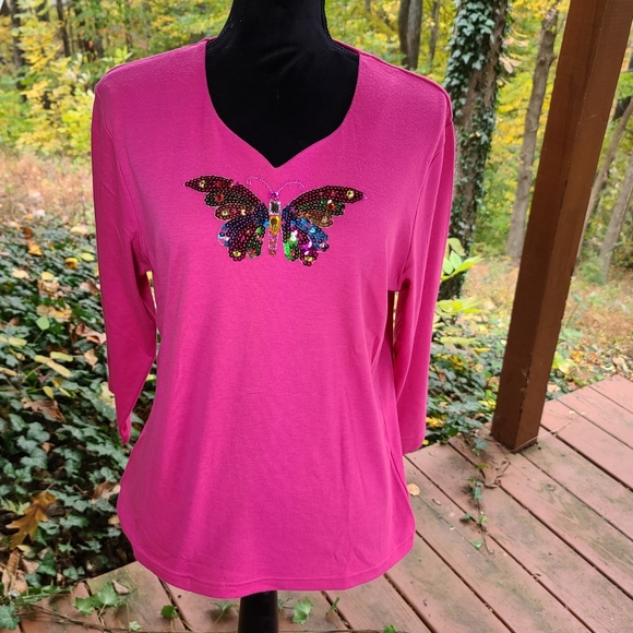 iwonkasells's tweet photo. So good I had to share! Check out all the items I'm loving on @Poshmarkapp from @ic_gold #poshmark #fashion #style #shopmycloset #crystalkobe #eyeshadow #zara: https://t.co/LVFJCvxIHM https://t.co/z1QYxJgxFi