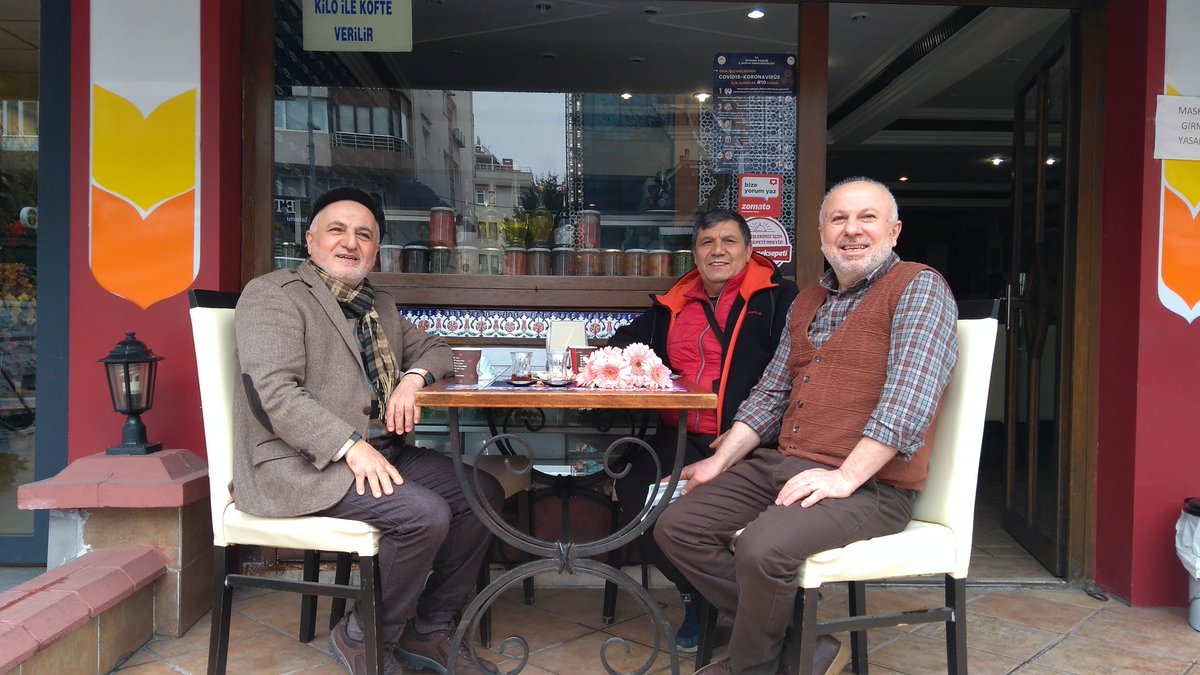 #Bizden_Haberler_Olsun
Bu gün kısmetimize sevgili
#KareteMilliTakımAntöröneri
#AliHaydarYıldırım #Muhabbet
Ederek hasbehalde bulunduk
Her zamanki muhabbetinden
Zerafetinden narinlikle keyifle
Çayla beraber yudumladıkça
Ve muhabbet uzayıp koyulaştı
Allahım eksikliklerini gosterme