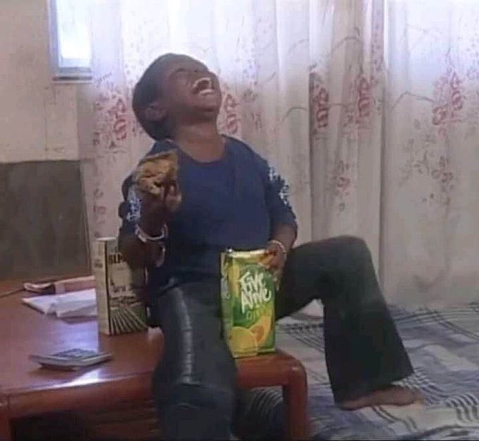 The Most Savage Replies i came across yesterday 😂.  A thread!

1. Village people wahala no dey reach abroad 😹😂