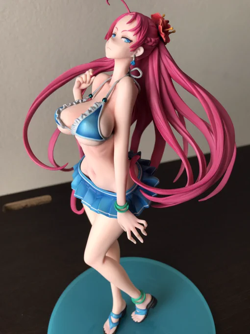 ファットカンパニーさんの「戦場のヴァルキュリアDUEL/ユリアナ」素晴らしいボディ、このフィギュア、色々フェチに溢れている造形だけど、お尻とスラリとした脚が凄く良い。 