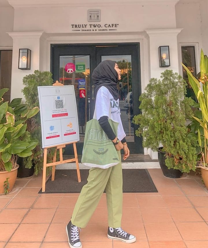 trulytwocafe's tweet photo. May your Friday sparkle✨🍧🍨🍰🍫🍦🍭
.
📸 @yanoss._ 
.
#trulytwocafe #dessertmelaka  #melakacafe #onlyinmelaka #melaka https://t.co/RilwYlnPxP