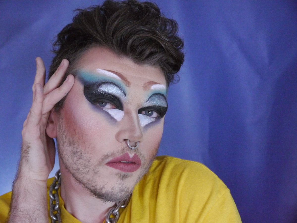 BearScareBeauty's tweet photo. https://t.co/QFCIst9LY1
GOT ME SOME @trixiemattel @TrixieCosmetics REVIEW! 
#youtube #makeup #daytimerealness #daytime #drag #dragqueen #trixiecosmetics #trixiemattel #beauty #glam #glmaour #review #makeuptutorial #makeupreview https://t.co/l9Jejr9LiX
