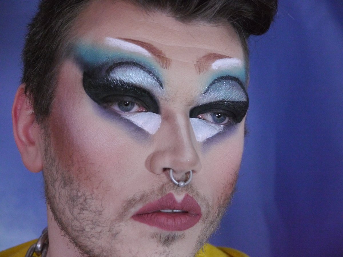 BearScareBeauty's tweet photo. https://t.co/QFCIst9LY1
GOT ME SOME @trixiemattel @TrixieCosmetics REVIEW! 
#youtube #makeup #daytimerealness #daytime #drag #dragqueen #trixiecosmetics #trixiemattel #beauty #glam #glmaour #review #makeuptutorial #makeupreview https://t.co/l9Jejr9LiX