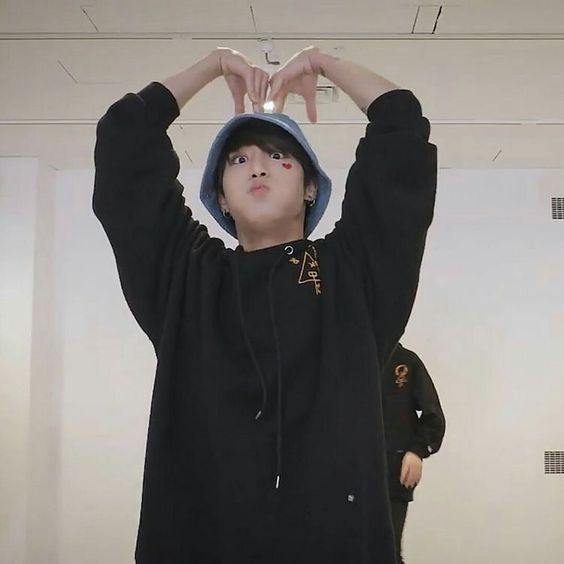 han on his way to steal ur heart... i think he already took mine 🤔