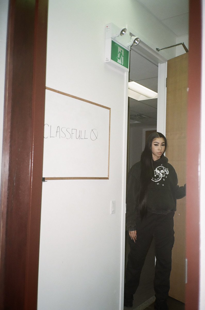 CLASSFULL1's tweet image. CLASSFULL🚫