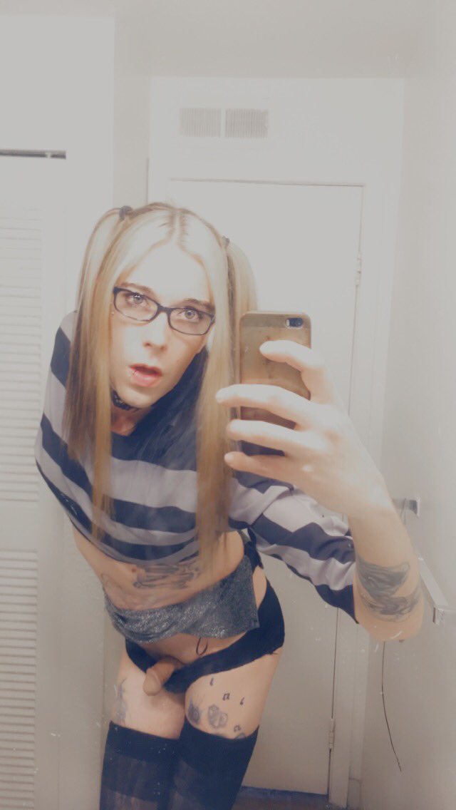 CarmenMelatonin's tweet photo. Darlings π please #RT #RETWEEET #RetweeetPlease if #youthink Iβm #prettyenough to #centerfold #model in #hollywood #playboy #vogue #vspink please get me out there with a quote retweet. I hope Iβm a 7+ ππ―ββοΈπ #secretary #SecretaryPete #librarians #librarian https://t.co/kTi4woGlU5