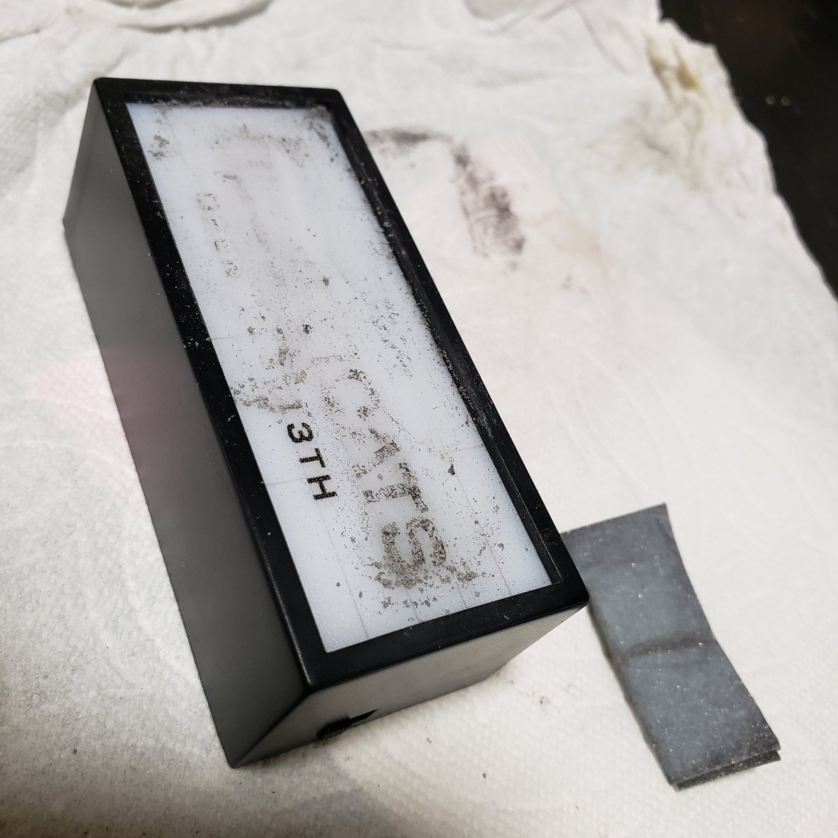 Mayumin 100均で買ってきて ペーパーで文字消して Ohpフィルムで印刷した お好きな文字を配置して Uvレジン流しました ライトも付きますよ