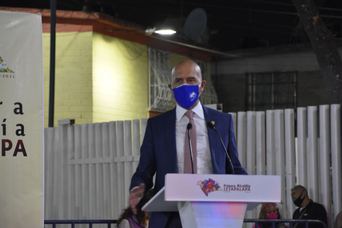 ClaraBrugadaM's tweet photo. Agradezco su presencia hoy en la inauguración del Proyecto Especial de iluminación y seguridad en la U.H. #EjércitoConstitucionalista a @guerrerochipres, presidente de @elconsejomx, así como al Fiscal Desconcentrado en #Iztapalapa @FiscaliaCDMX, Óscar Tonatiuh Vázquez Landeros. https://t.co/aRIVvGePBS