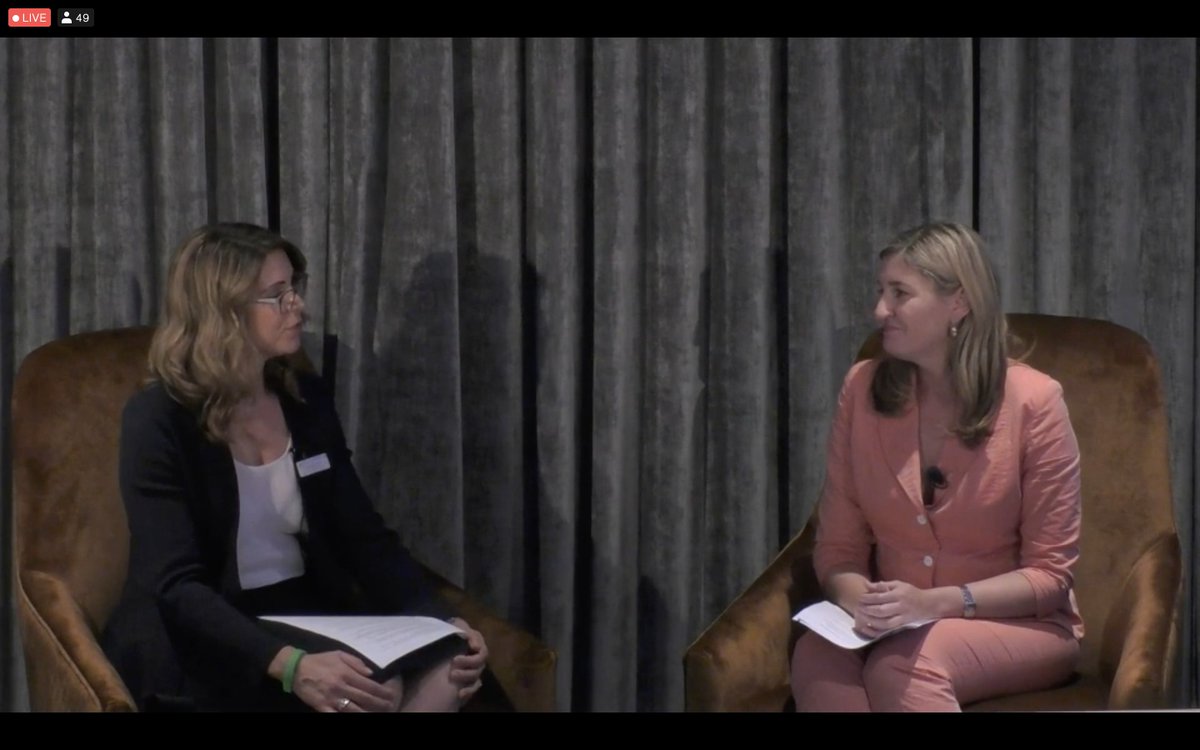 AGES_Society's tweet photo. On the couch with Dr Green
#ages2021 #nextgeneration #agessociety #agesconference #agesevents #hybridevent #gynaecology #endoscopy #endometriosis #womenshealth #education #focusmeeting https://t.co/AZnE8jNndW