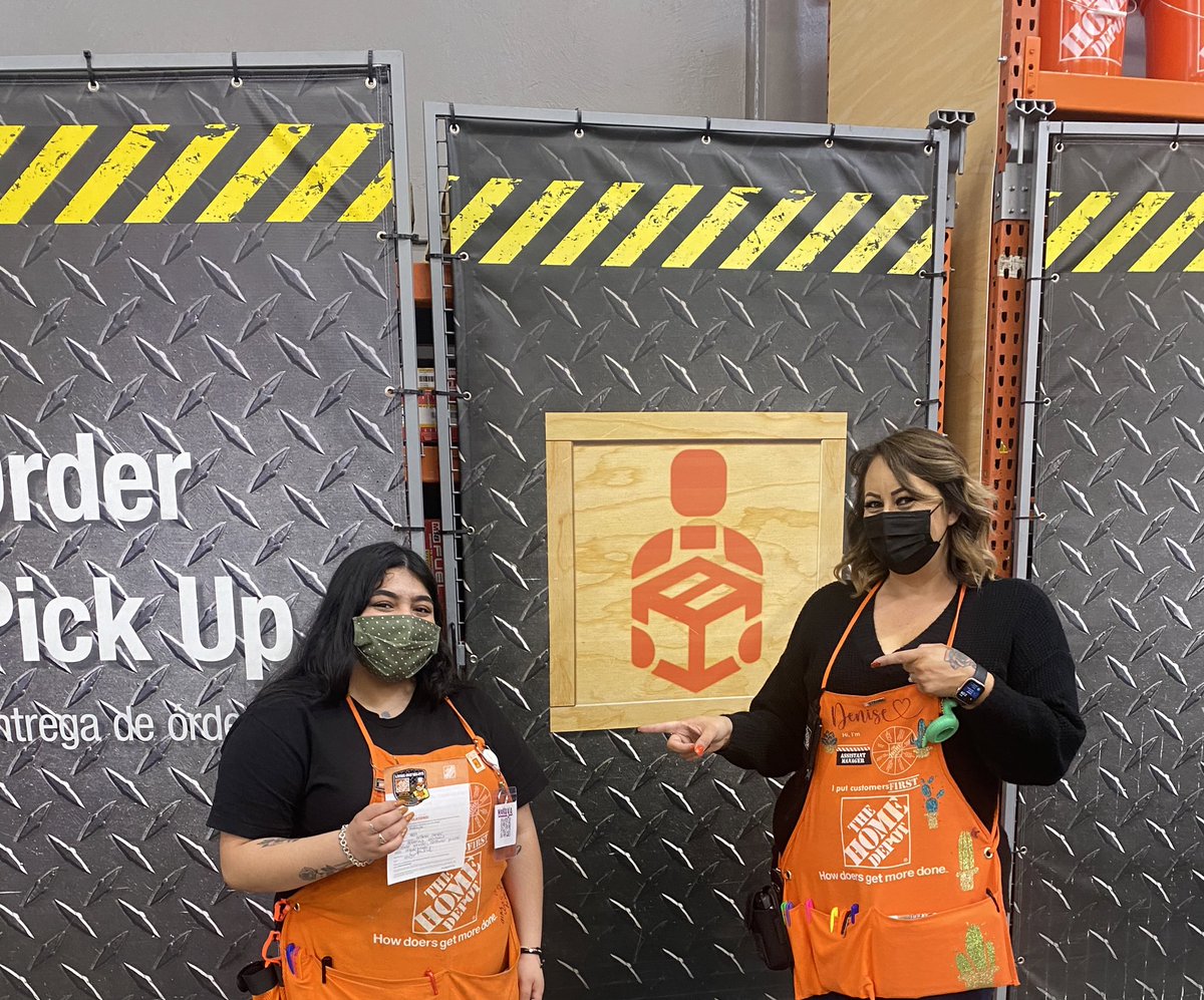 Way to go Makayla! Thank you for delivering such great customer service, we’ve gained a new customer because of your effort to make sure the customer is always taken care of! <a href="/EstherArmas1/">Esther Armas</a> <a href="/SmithE6621/">Erick Smith</a> @BunthanHD6621 @RachelUlloa_ <a href="/tracymullen/">Tracy  Mullen</a>