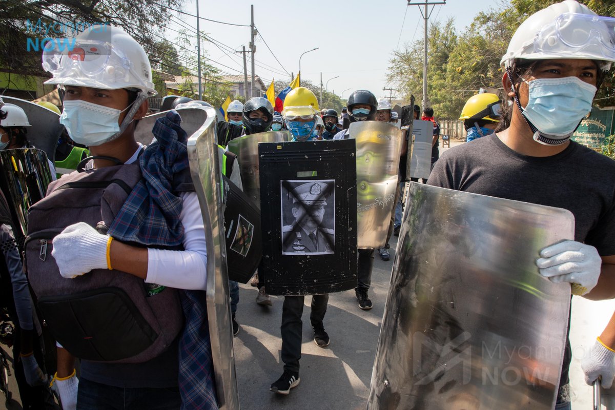 Despite lethal crackdowns, the protesters keep returning to the streets across Myanmar. Here is the mass protest against the military junta on Friday morning in Mandalay. 

#WhatsHappeningInMyanmar #2021uprising