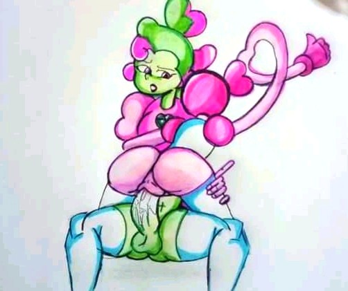 R34Arts's tweet photo. Mi dibujo 1590 
Titulado: mi mascota rosa https://t.co/6XNDdz9e9N