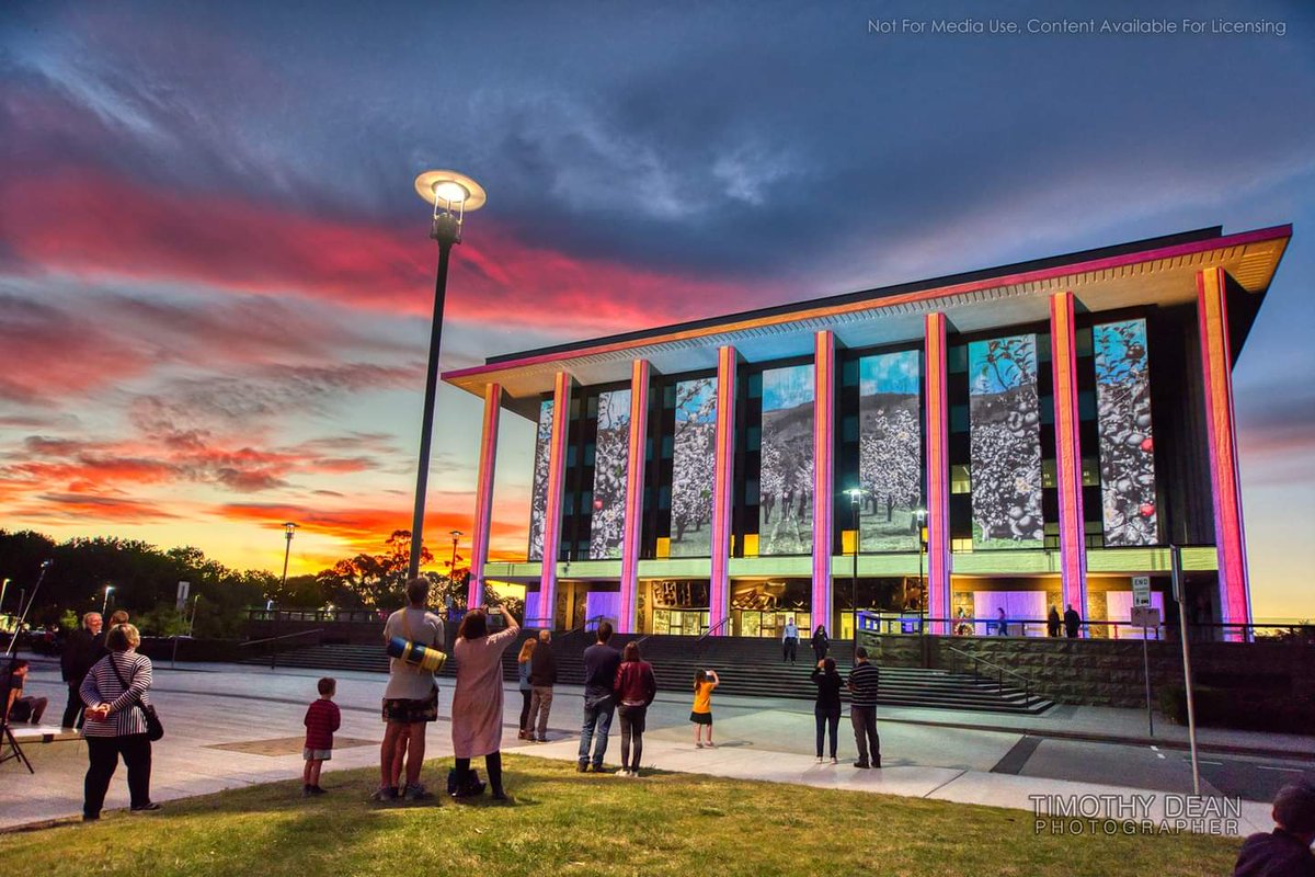 An amazing sunset over the National Library of Australia in combination with projections from Enlighten Festival.

Thursday 4th March 2021

#VisitCBR #VisitCanberra #ACT #Canberra #photography #photooftheday #australia 
#Projections #art #Enlightenfestival #enlighten