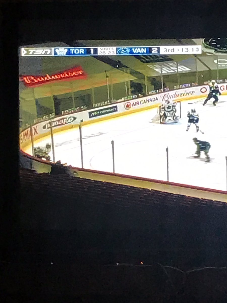 ParrySoundLife's tweet photo. I know Iโm watching the @MapleLeafs but all I see is @remax !! โค๏ธ Nice ad placement! #TEAMREMAX ๐ https://t.co/657YxKEQEs