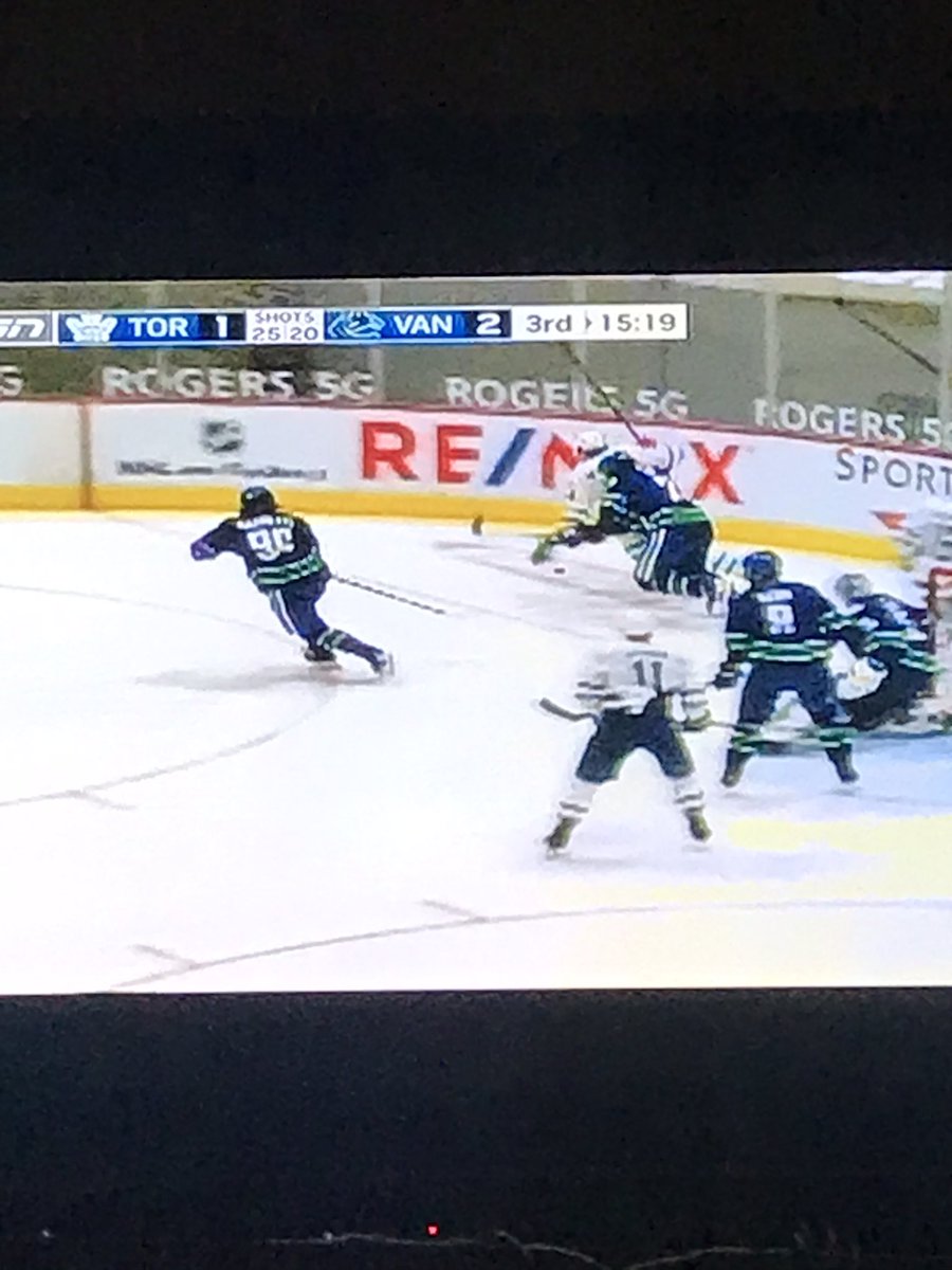 ParrySoundLife's tweet photo. I know Iโm watching the @MapleLeafs but all I see is @remax !! โค๏ธ Nice ad placement! #TEAMREMAX ๐ https://t.co/657YxKEQEs