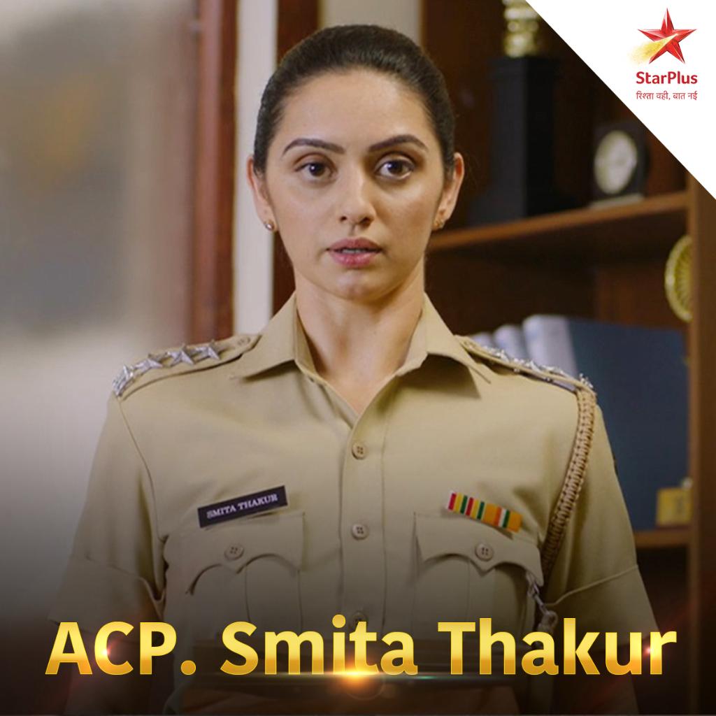 Aankhon se chamakta josh aur dil mein ubalte junoon ke saath kaam karti hain, ACP Smita Thakur. #Rudrakaal, is Ravivaar, shaam 7 baje, StarPlus aur ek hafte pehle Disney+ Hotstar VIP par. @Dipannitasharma @surajsingh20 @bijayjanand @Flora_Saini #BhanuUday