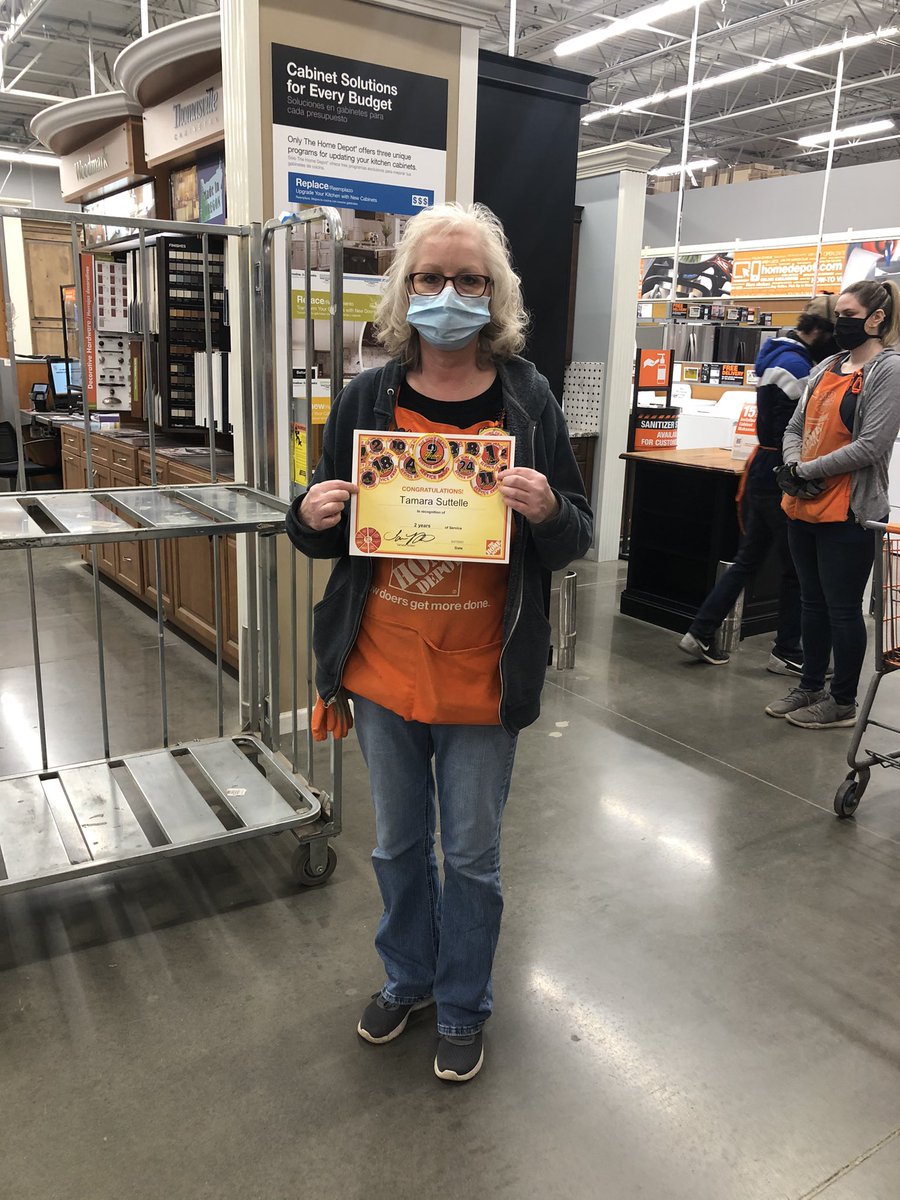 👏Congratulations to Sean on his 1 year anniversary and Tamara on her 2 year! Thank you for all you do to keep the store stalked and ready for customers! These two are Freight team rock stars!⭐️⭐️⭐️<a href="/TamaraRoden/">Tamara Roden</a> <a href="/haystackjms/">Jeff Senn</a> <a href="/KiserMathew/">Mathew Kiser</a> <a href="/Tyler_4738_D38/">Tyler</a> @Bselch <a href="/kyle_mckinnon12/">🅺🆈🅻🅴 🅼🅲🅺🅸🅽🅽🅾🅽</a>