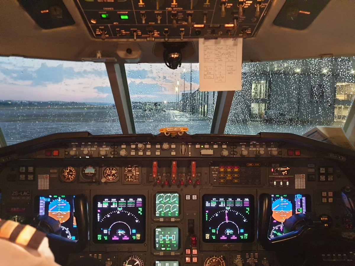 Netcare911_sa's tweet photo. Angels over Africa: A Netcare 911 air ambulance with Doctor and Paramedic has been activated for an inter-hospital-transfer. https://t.co/XndwKwTdwh