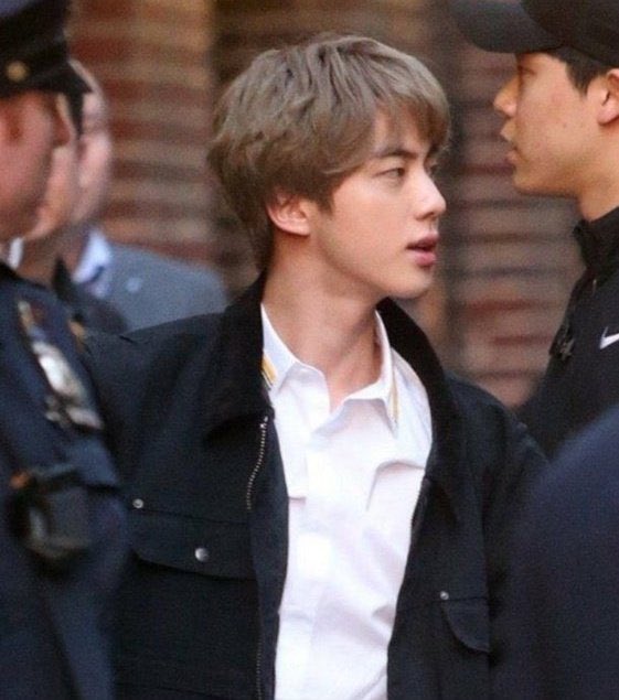 jingallery's tweet photo. YOU have a crush on this jin https://t.co/NlXtO2Sq98
